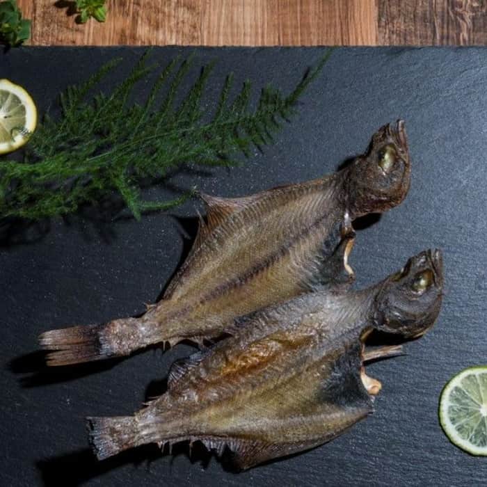 ひらつか漁業　お魚定期便内容例カレイの干物？(公式サイトの画像引用)