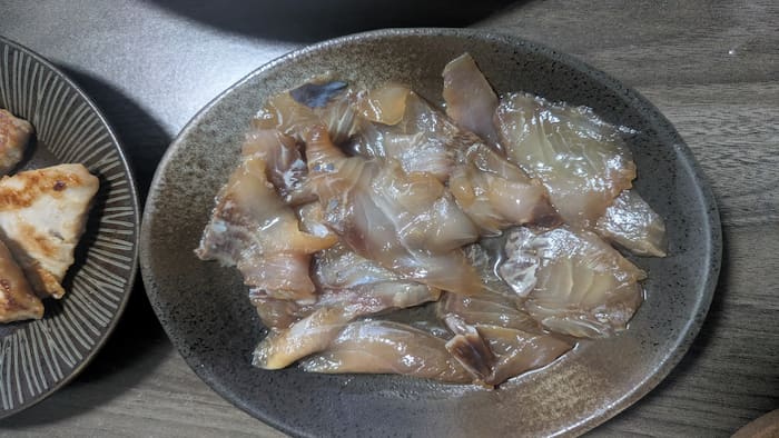 ボラの煮切り醬油漬け　盛り付け